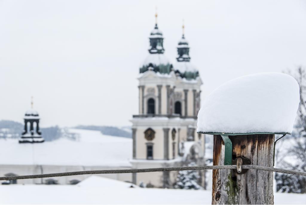 StiftStFlorian_Winter%c2%a9Erwin-Saidnader